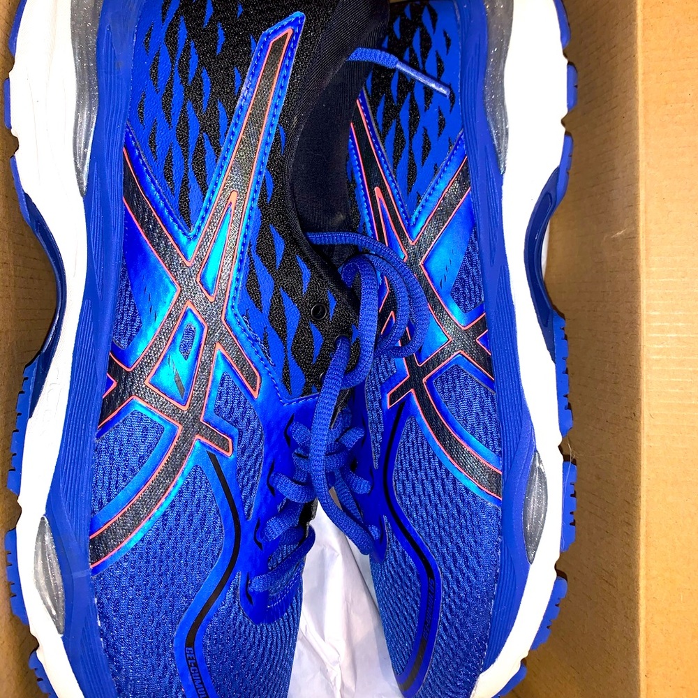 ASICS Gel Cumulus 19 Women’s Sneaker
